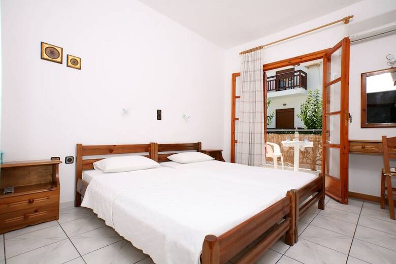Hotel Kapetanos Rooms