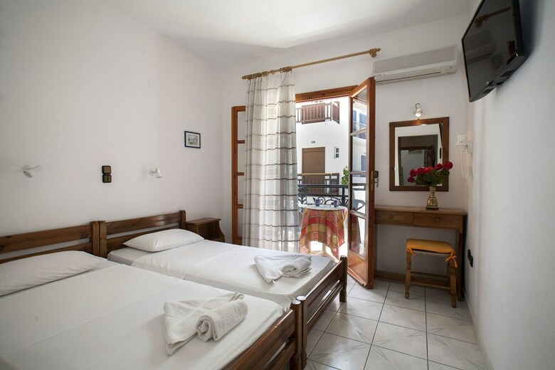 Hotel Kapetanos Rooms