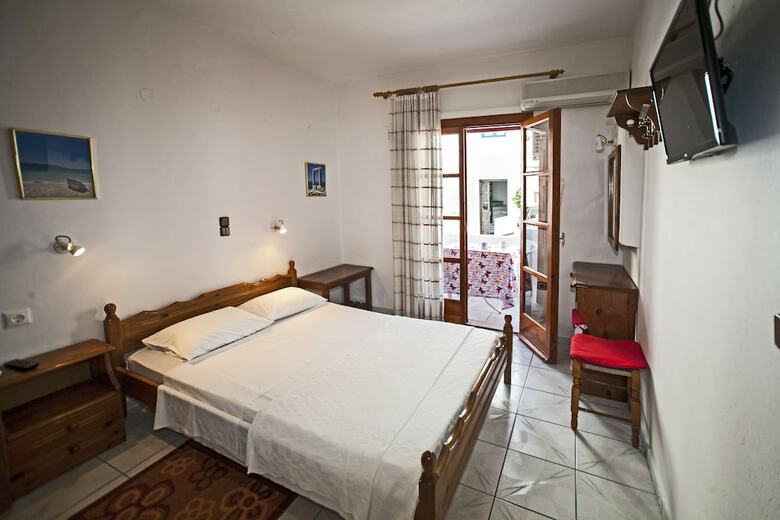 Hotel Kapetanos Rooms