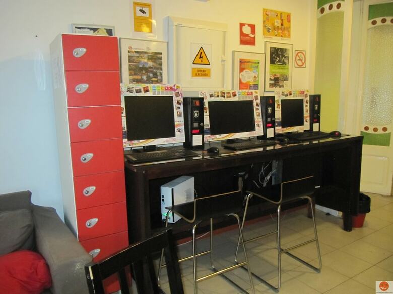 Hostal Feetup Garden House Hostel Barcelona