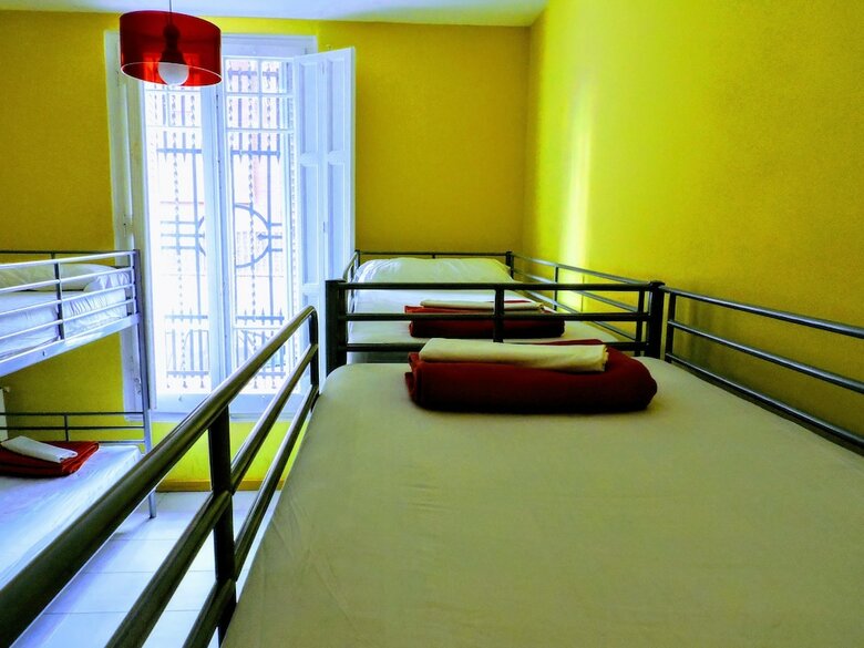 Hostal Feetup Garden House Hostel Barcelona