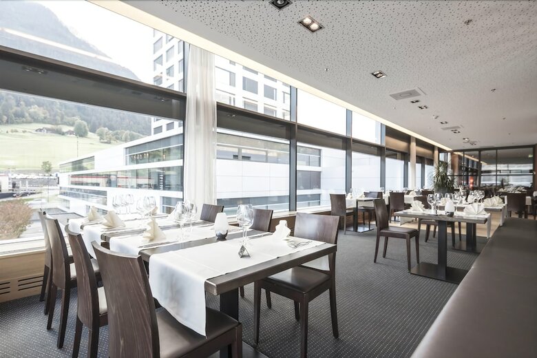 City West Hotel & Restaurant