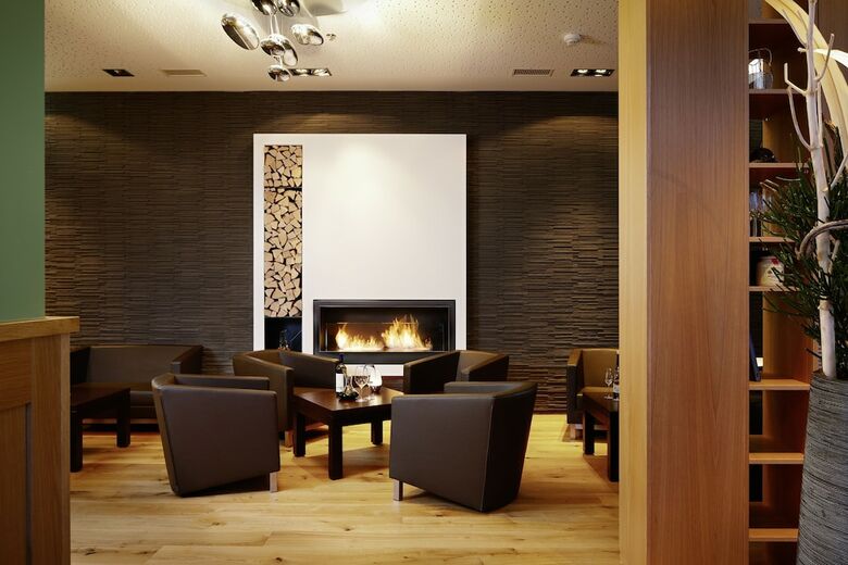City West Hotel & Restaurant