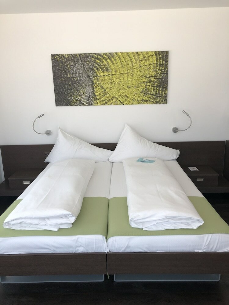 City West Hotel & Restaurant