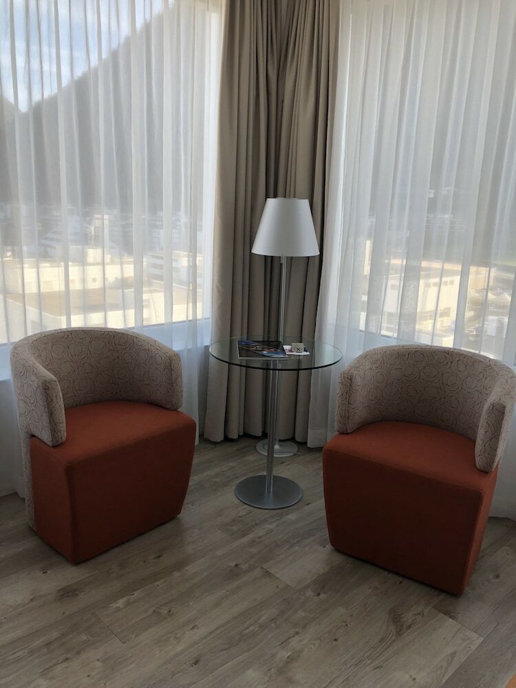 City West Hotel & Restaurant