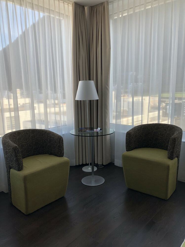City West Hotel & Restaurant