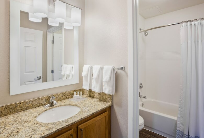 Hotel Towneplace Suites By Marriott Detroit Dearborn