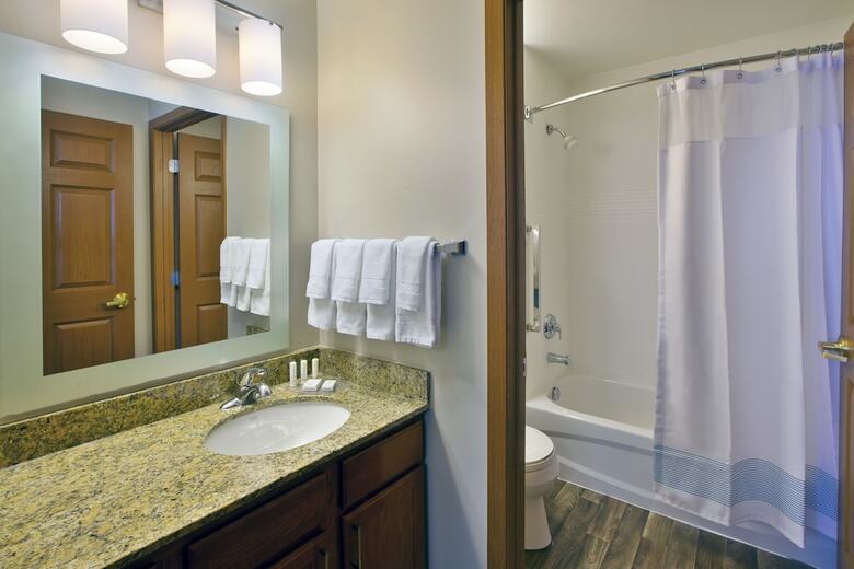 Hotel Towneplace Suites By Marriott Detroit Dearborn