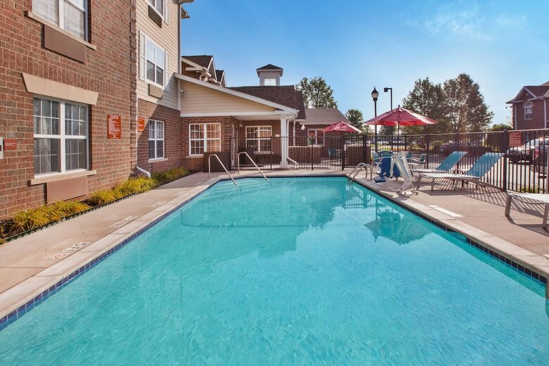 Hotel Towneplace Suites By Marriott Detroit Dearborn