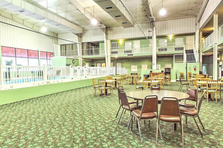Motel Oyo Hotel Mccook Ne Downtown