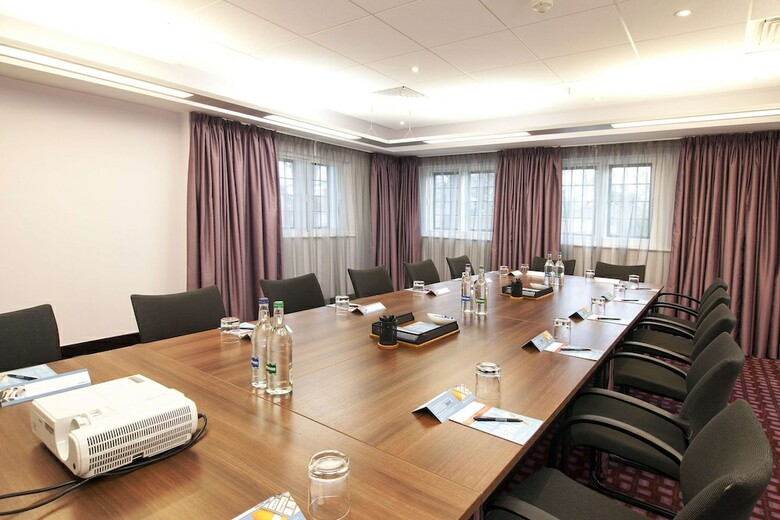 Hotel Doubletree By Hilton London Heathrow Airport