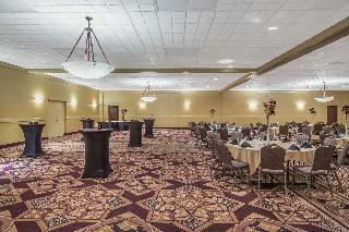 Hotel Ramada By Wyndham Midtown Grand Island