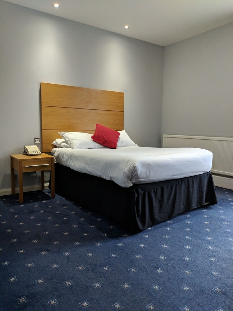 Ramada By Wyndham Loughborough Hotel