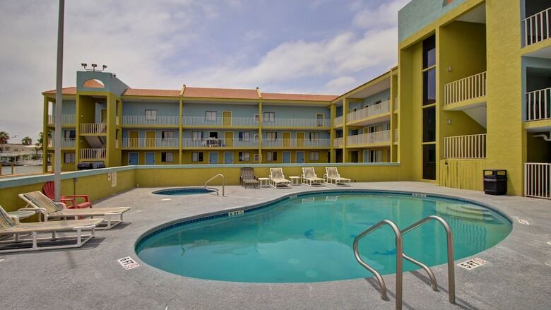 Windwater Hotel & Marina