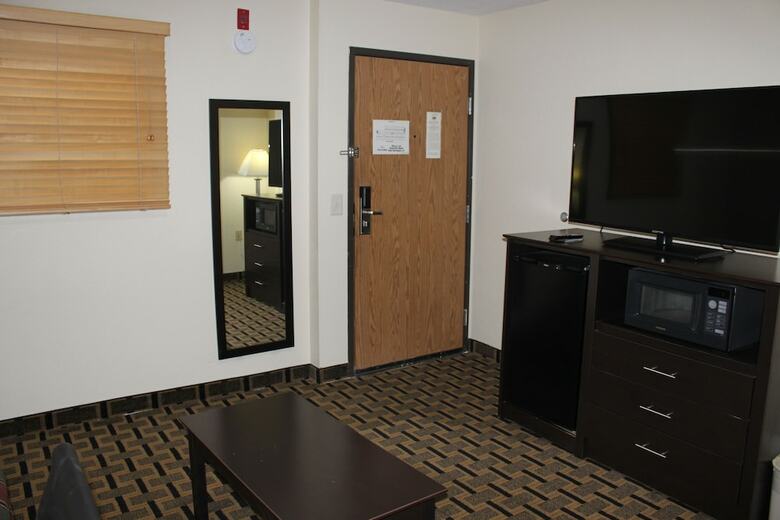 Hotel Americinn By Wyndham West Burlington