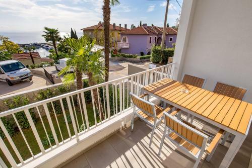Apartments Rona Erea Icici