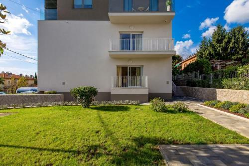 Apartments Rona Erea Icici