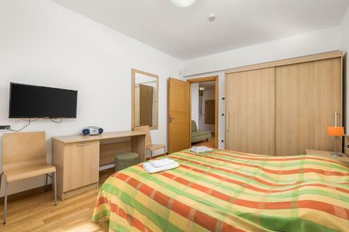 Apartments Rona Erea Icici