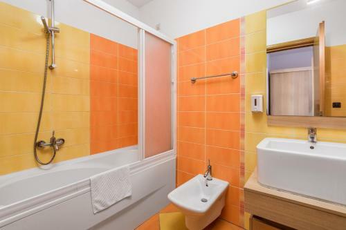 Apartments Rona Erea Icici