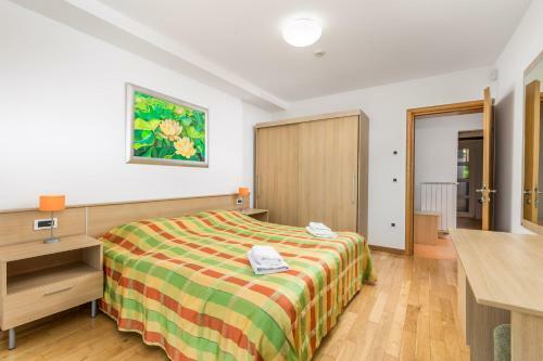 Apartments Rona Erea Icici