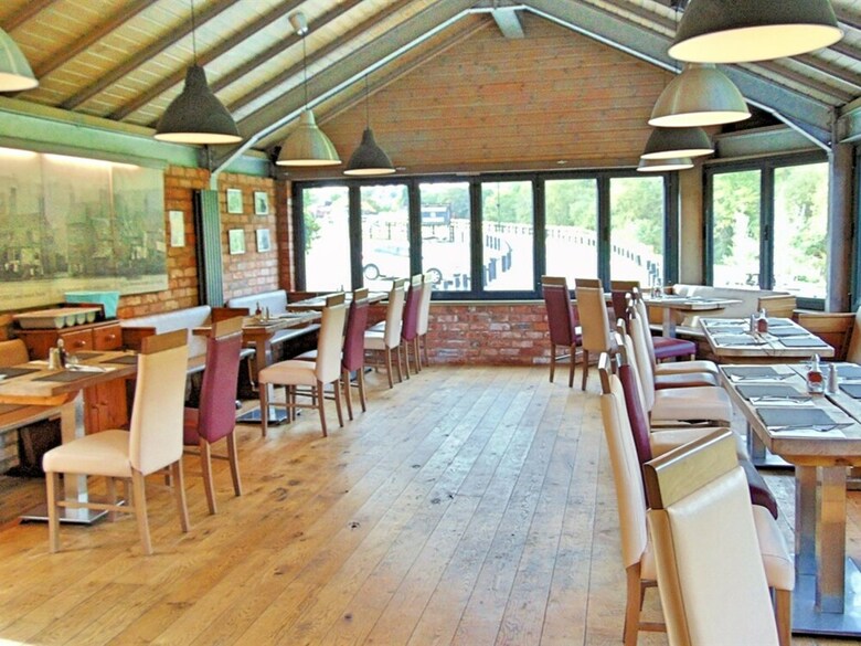Posada Half Moon Jackfield