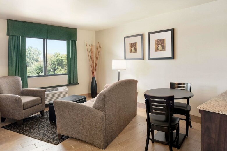 Hotel Baymont By Wyndham Glenwood