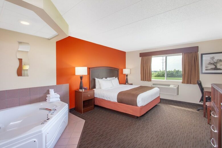 Hotel Americinn By Wyndham St. Cloud