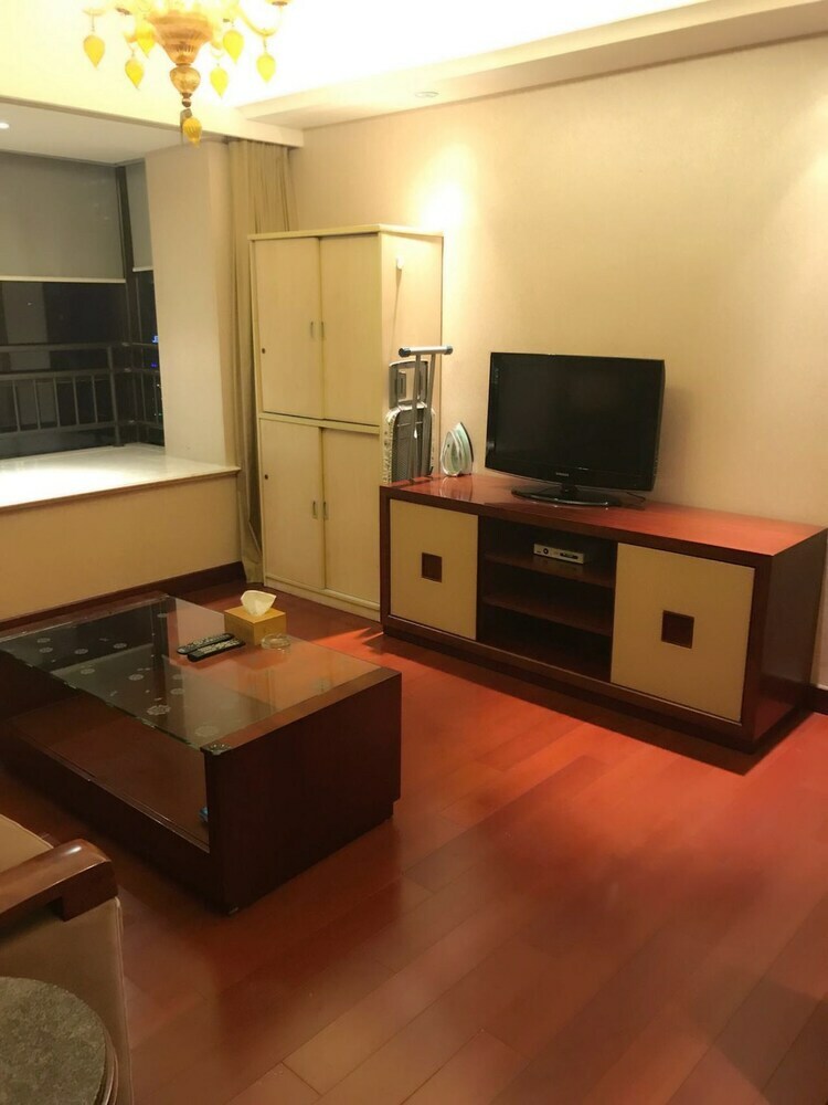 Jing'an Ziyuan Apartment