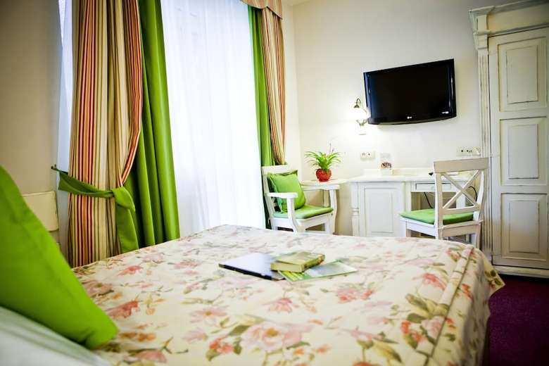 Hotel Helan Family & Garden