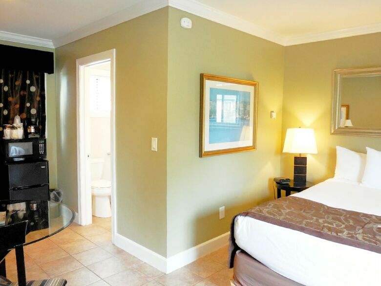 Motel Sea Breeze Inn And Cottages