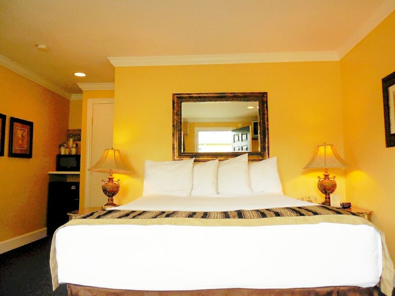 Motel Sea Breeze Inn And Cottages