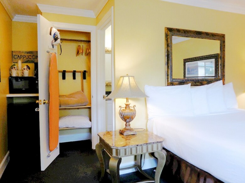 Motel Sea Breeze Inn And Cottages