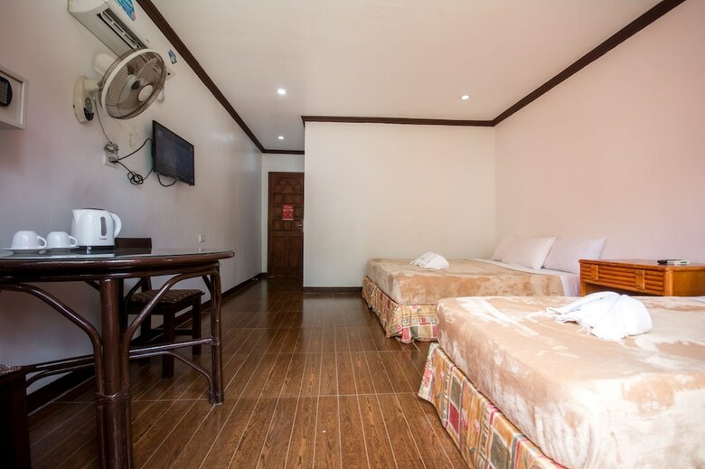 Hotel The Club Ten Beach Resort