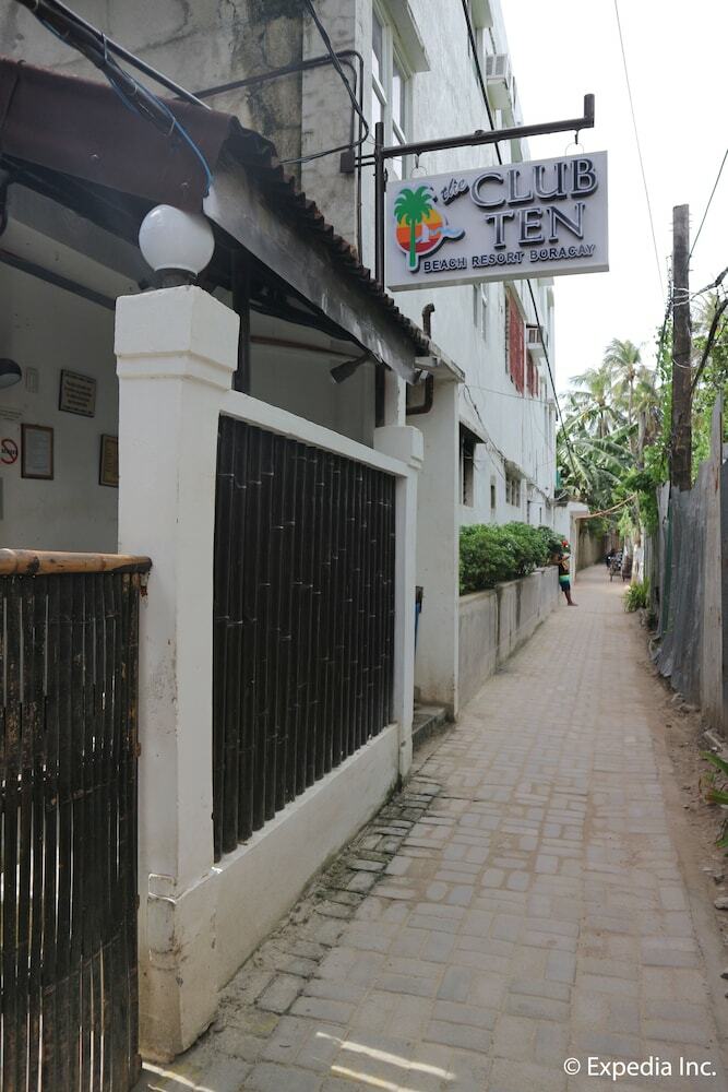 Hotel The Club Ten Beach Resort