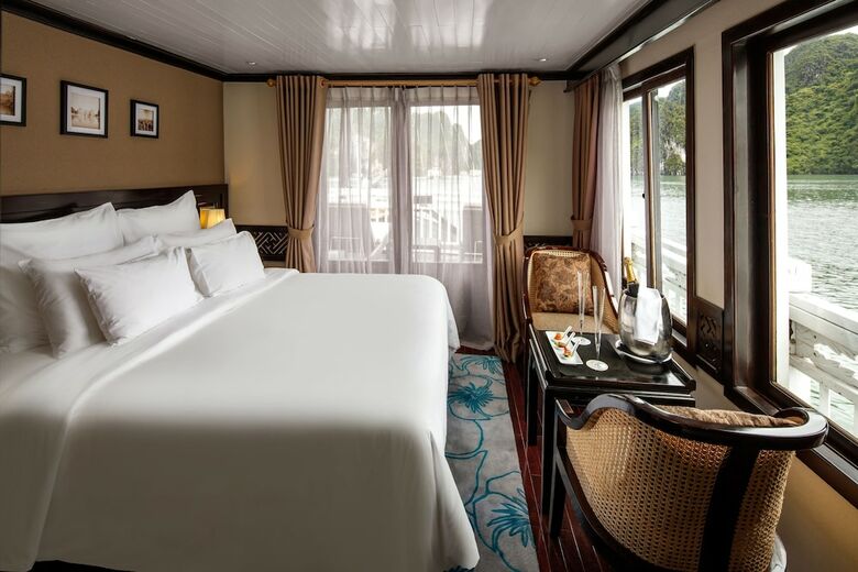 Paradise Luxury Sails Cruise