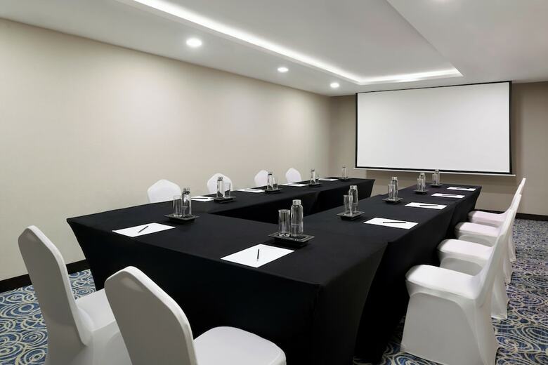Movenpick Hotel Apartments Al Mamzar Dubai