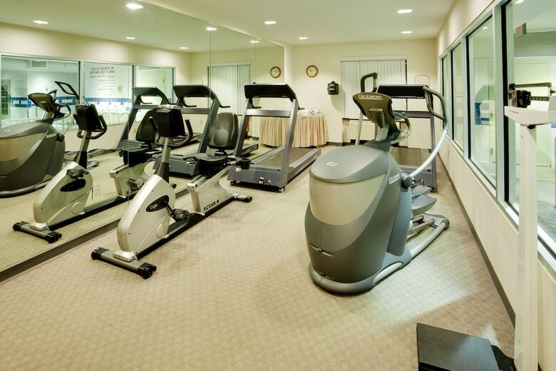 Holiday Inn Express Hotel & Suites Warwick-providence (Arpt)