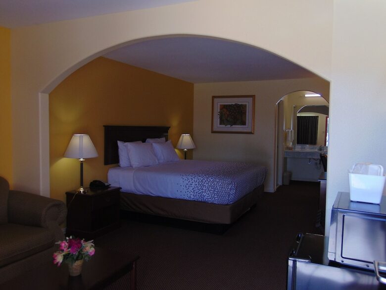 Motel Executive Inn And Suites