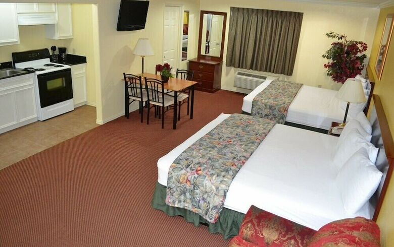 Motel Executive Inn And Suites