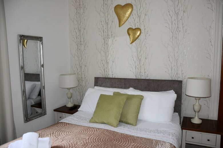 Hotel Spacious Central Cornish Townhouse