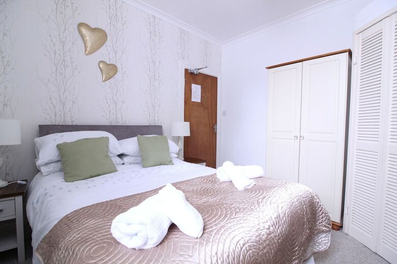 Hotel Spacious Central Cornish Townhouse