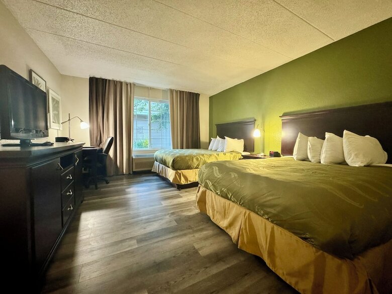 Hotel Quality Inn & Suites