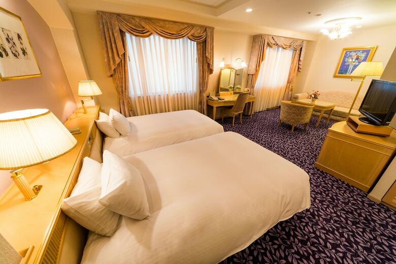 Hotel The Crown Palais New Hankyu Kochi