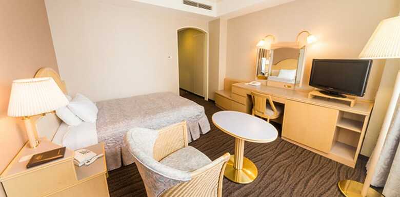 Hotel The Crown Palais New Hankyu Kochi