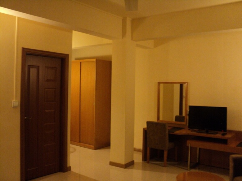 Monalysa St Honor� Apartment & Studio