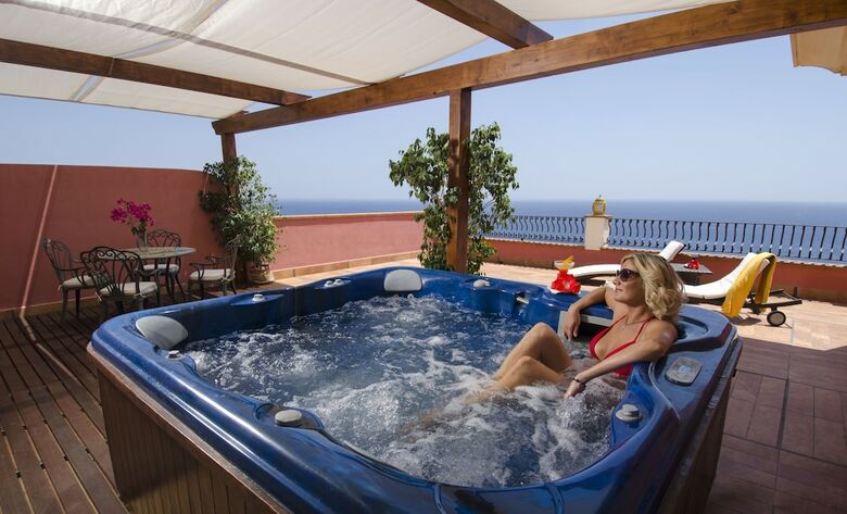 Baia Taormina Hotel
