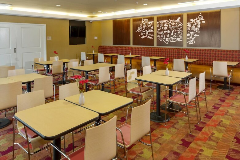 Hotel Towneplace Suites Buffalo Airport