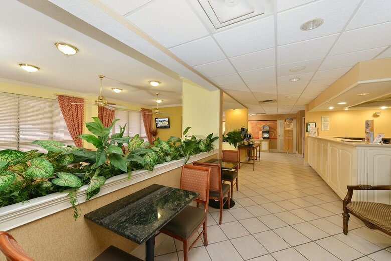 Hotel Quality Inn At The Mall - Valdosta
