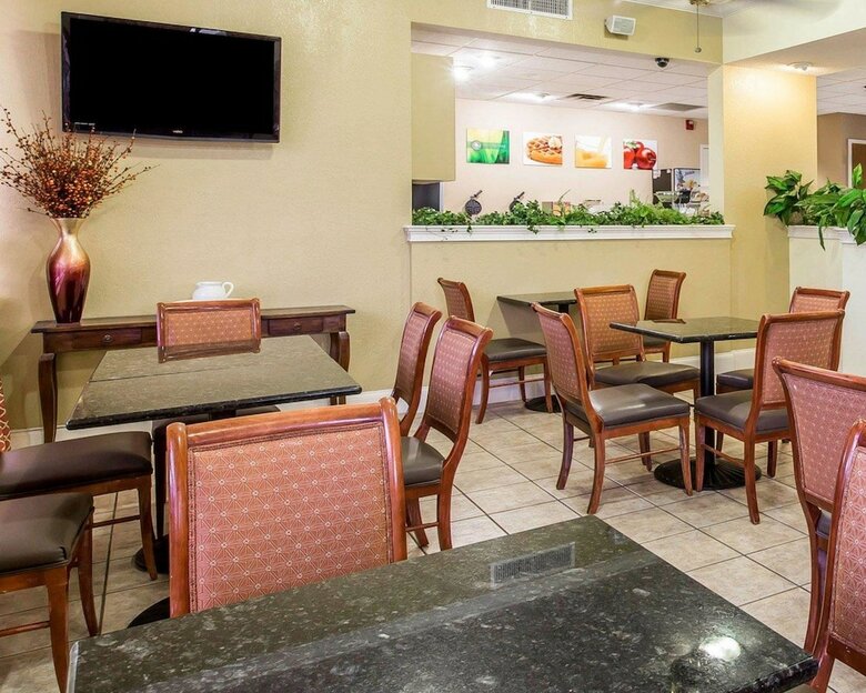Hotel Quality Inn At The Mall - Valdosta