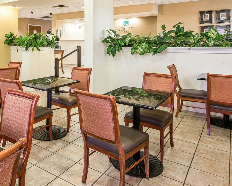 Hotel Quality Inn At The Mall - Valdosta